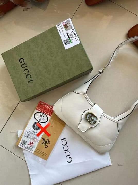 SHOULDER HANDBAG