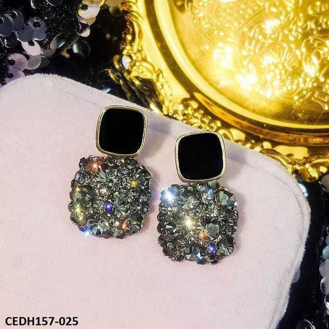 TRADITIONAL TEARDROP EARRINGS PAIR