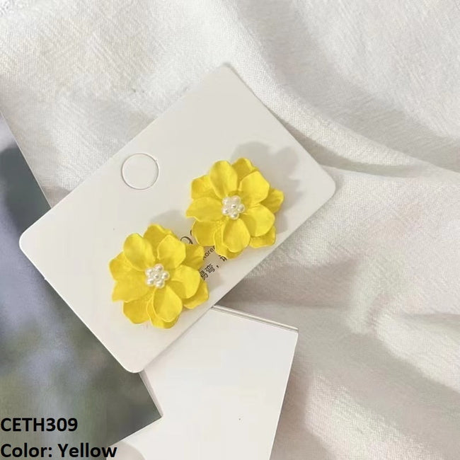 FLOWER STUD TOPS PAIR