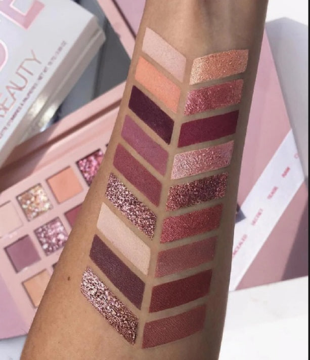 NUDE EYESHADOW PALETTE