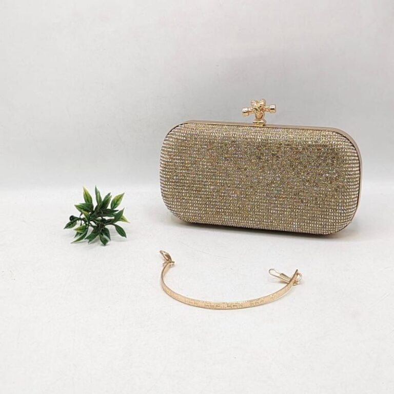 OVAL ZIRCON CLUTCH