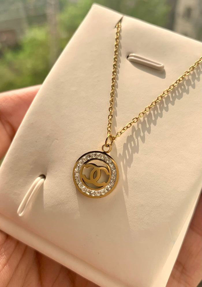 CHANEL PENDANT WITH CHAIN