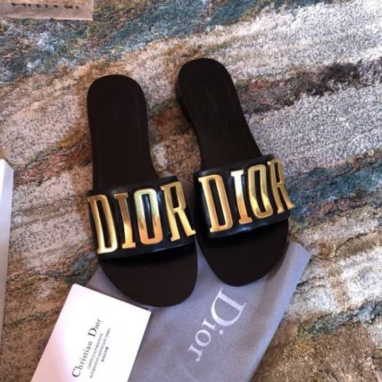 DIOR BUCKLE FLAT